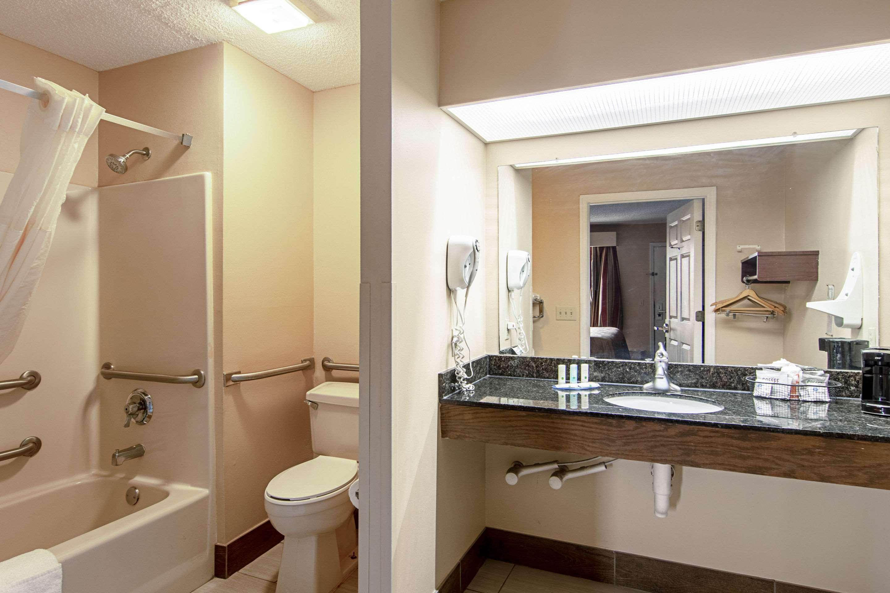 Quality Inn Thomaston Exterior foto